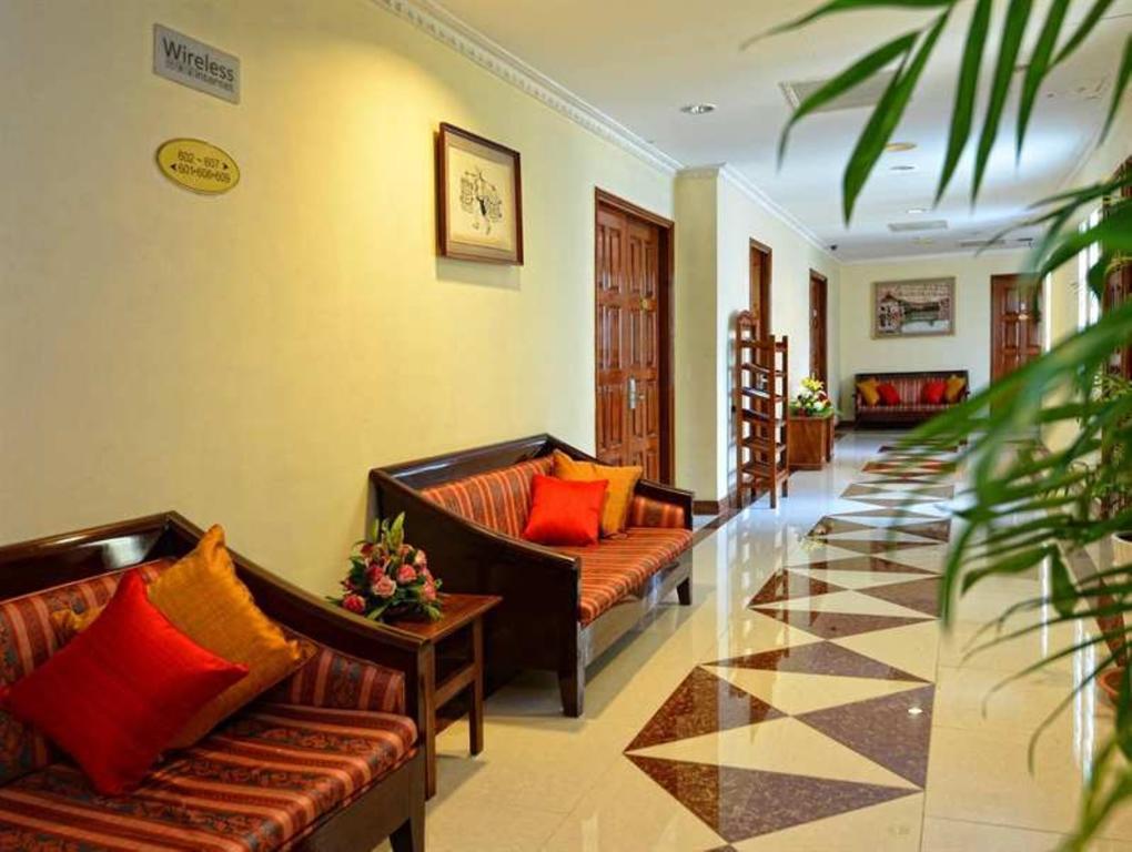Holiday Villa Hotel City Centre Phnom-Penh Buitenkant foto