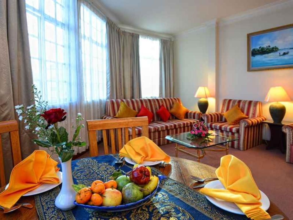 Holiday Villa Hotel City Centre Phnom-Penh Buitenkant foto