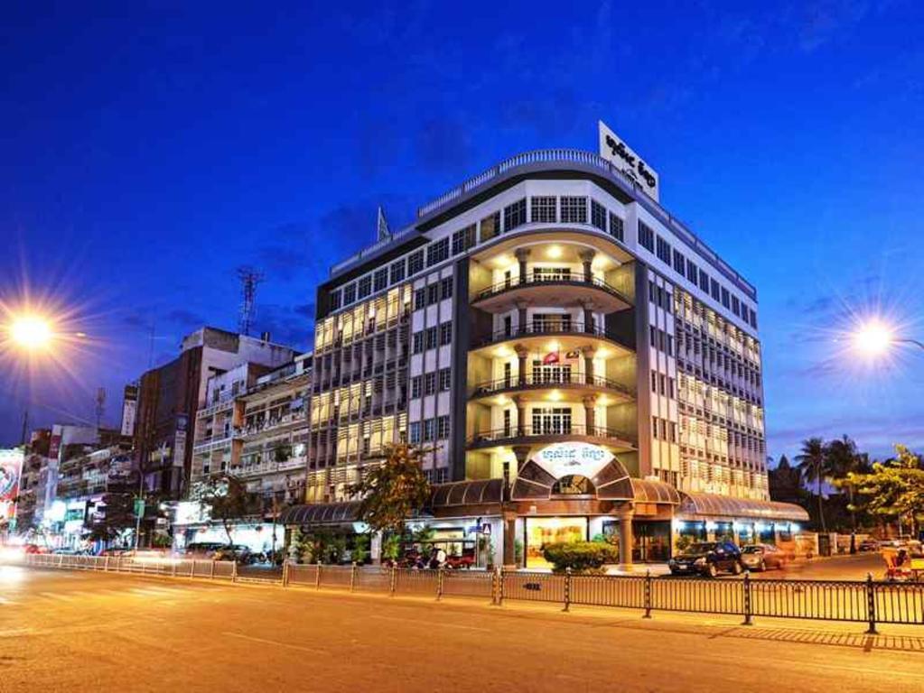 Holiday Villa Hotel City Centre Phnom-Penh Buitenkant foto