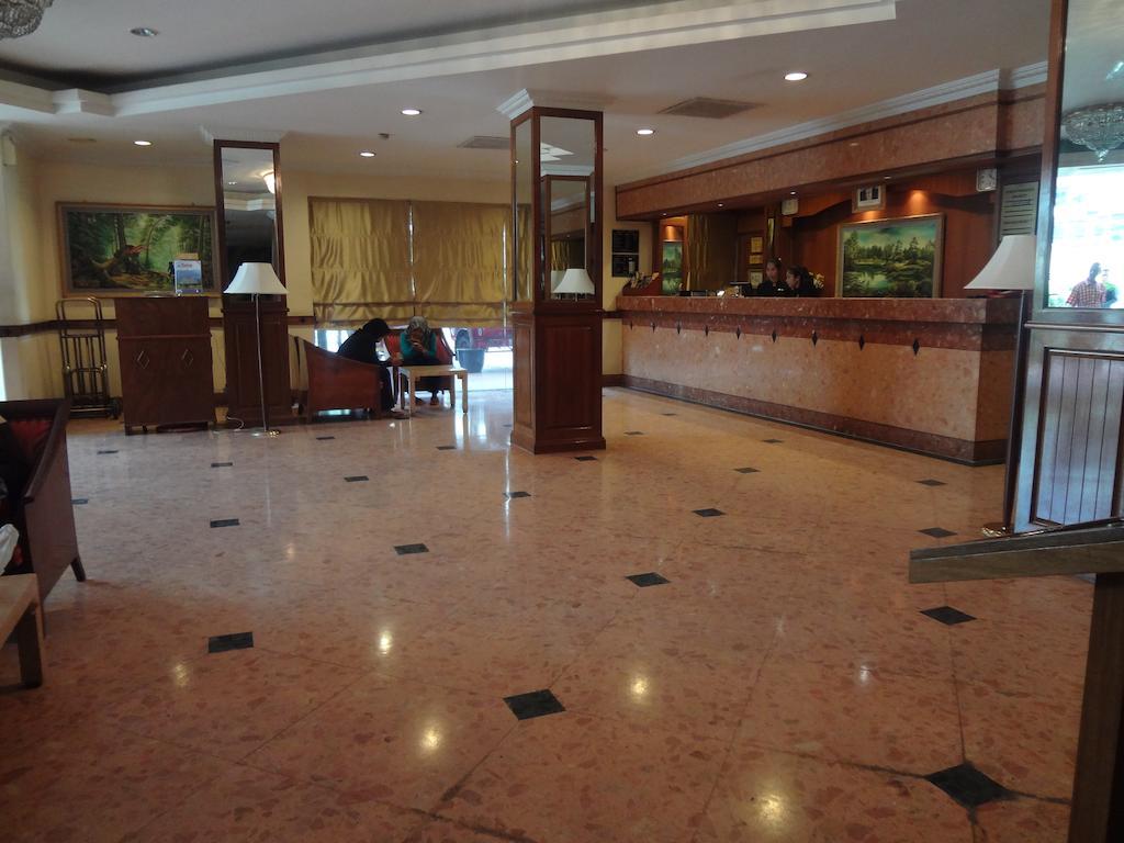Holiday Villa Hotel City Centre Phnom-Penh Buitenkant foto