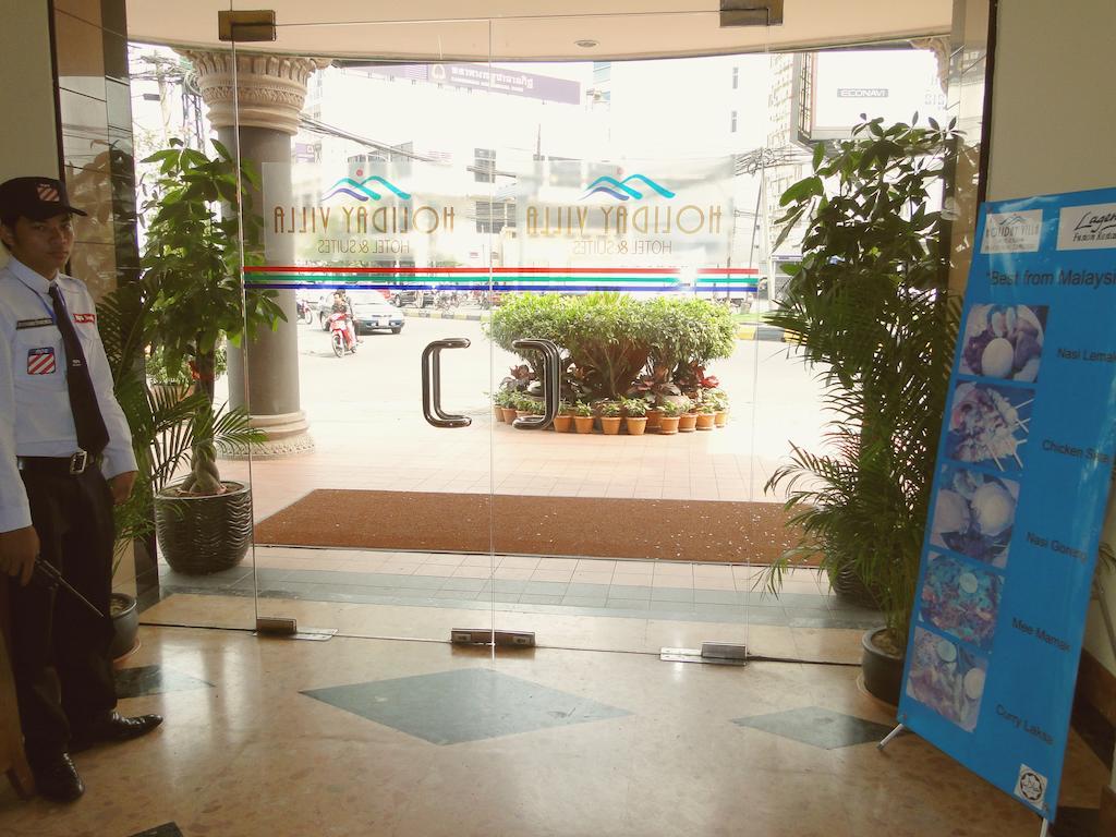 Holiday Villa Hotel City Centre Phnom-Penh Buitenkant foto