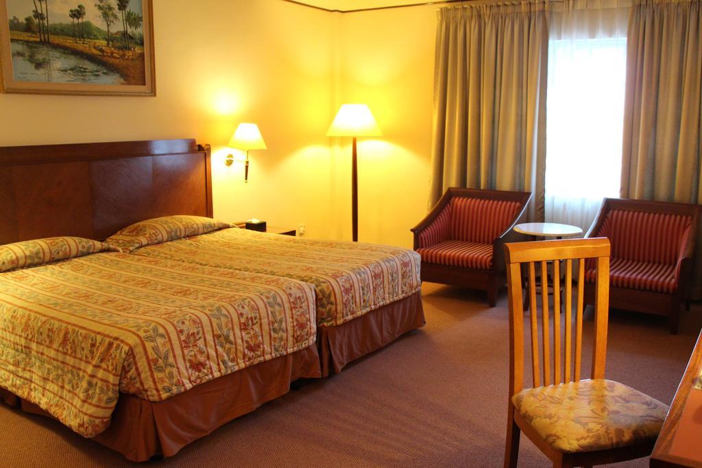 Holiday Villa Hotel City Centre Phnom-Penh Kamer foto