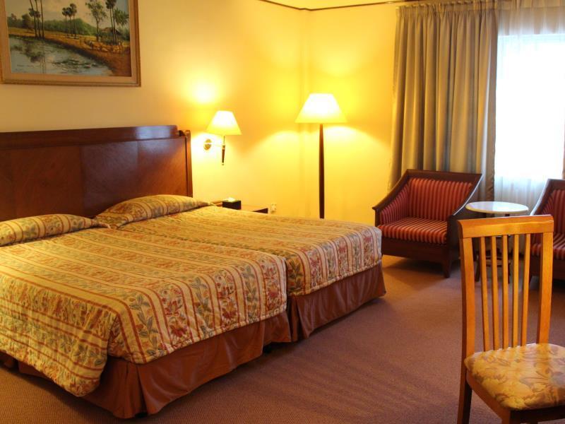 Holiday Villa Hotel City Centre Phnom-Penh Buitenkant foto