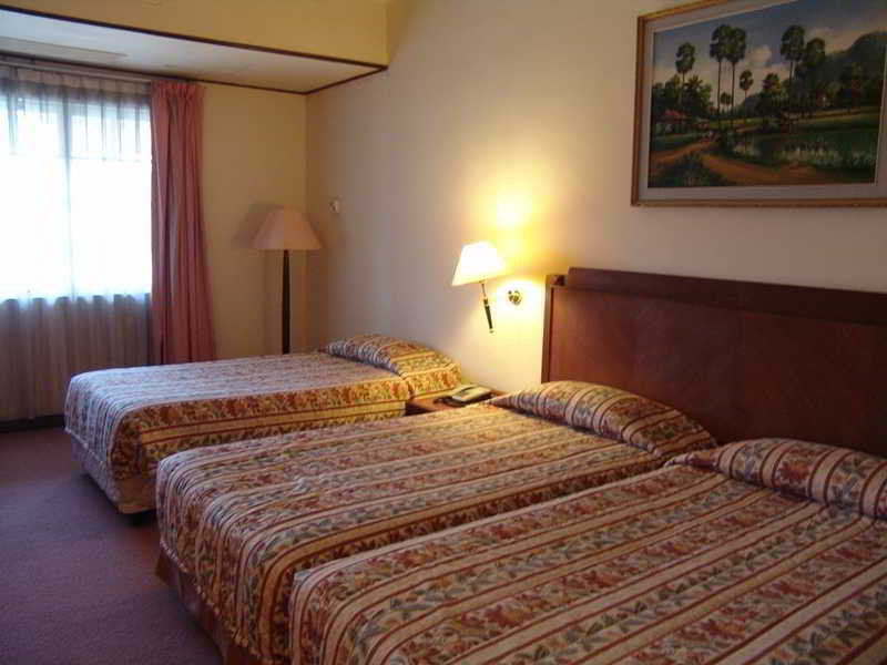 Holiday Villa Hotel City Centre Phnom-Penh Buitenkant foto