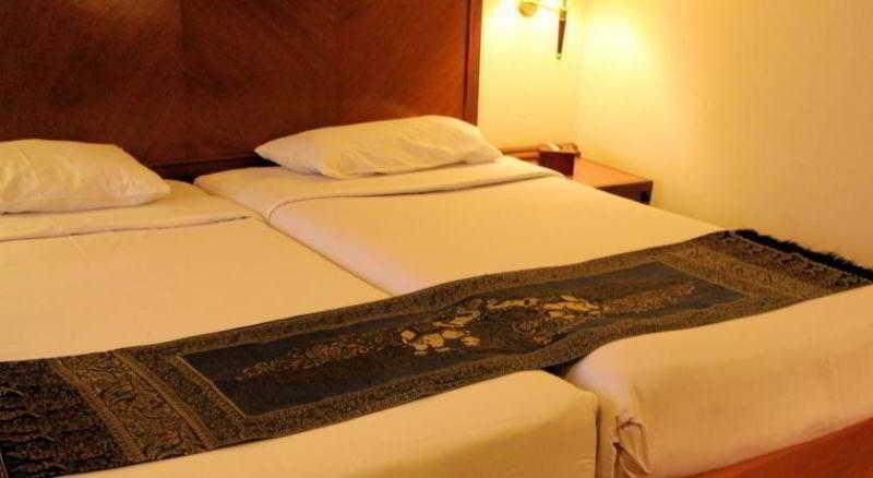 Holiday Villa Hotel City Centre Phnom-Penh Buitenkant foto