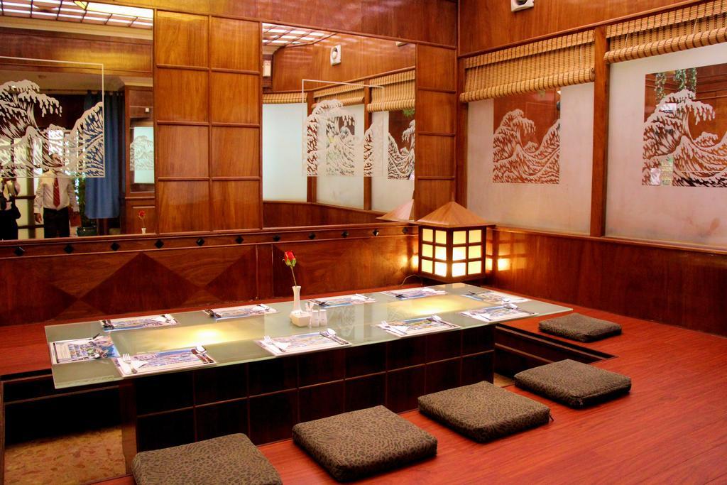 Holiday Villa Hotel City Centre Phnom-Penh Buitenkant foto